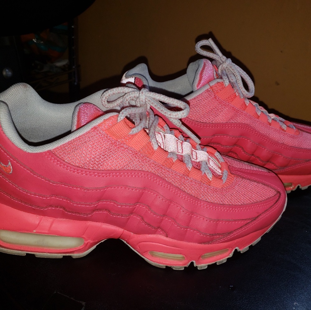 🔥🔥Tropical Punch Nike Air Max🔥Womens Size 7